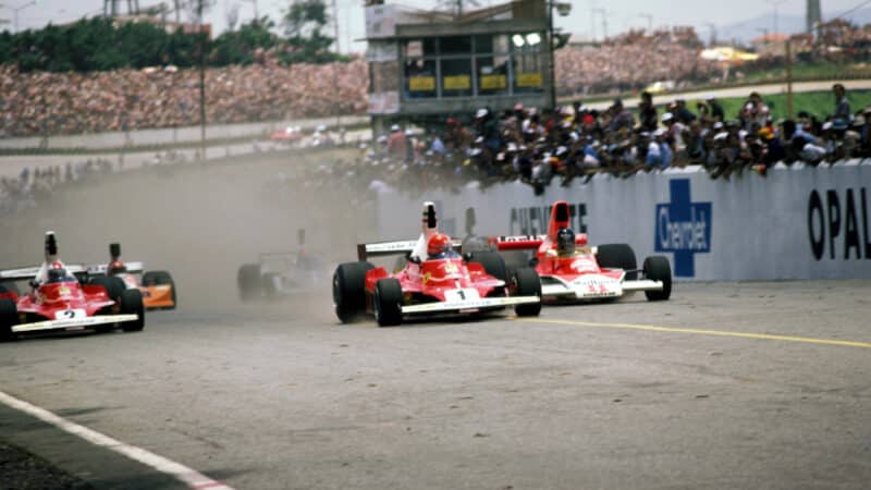 Niki Lauda leads at the start of the 1976 F1 Brazilian Grand Prix