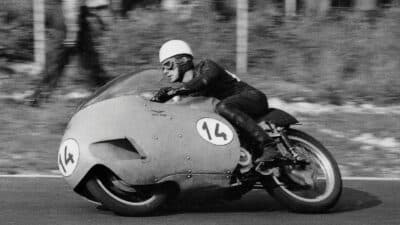 1957 Keith Campbell su 8 Cilindri