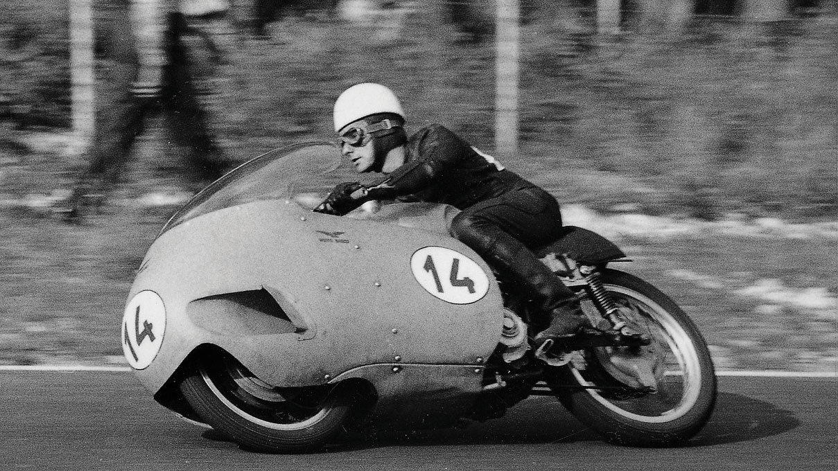 1957 Keith Campbell su 8 Cilindri